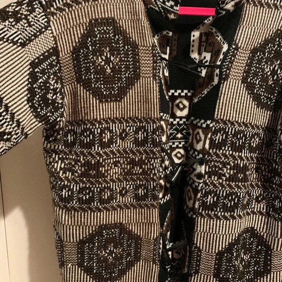 LF cardigan/ sweater / jacket - Picture 2 of 7